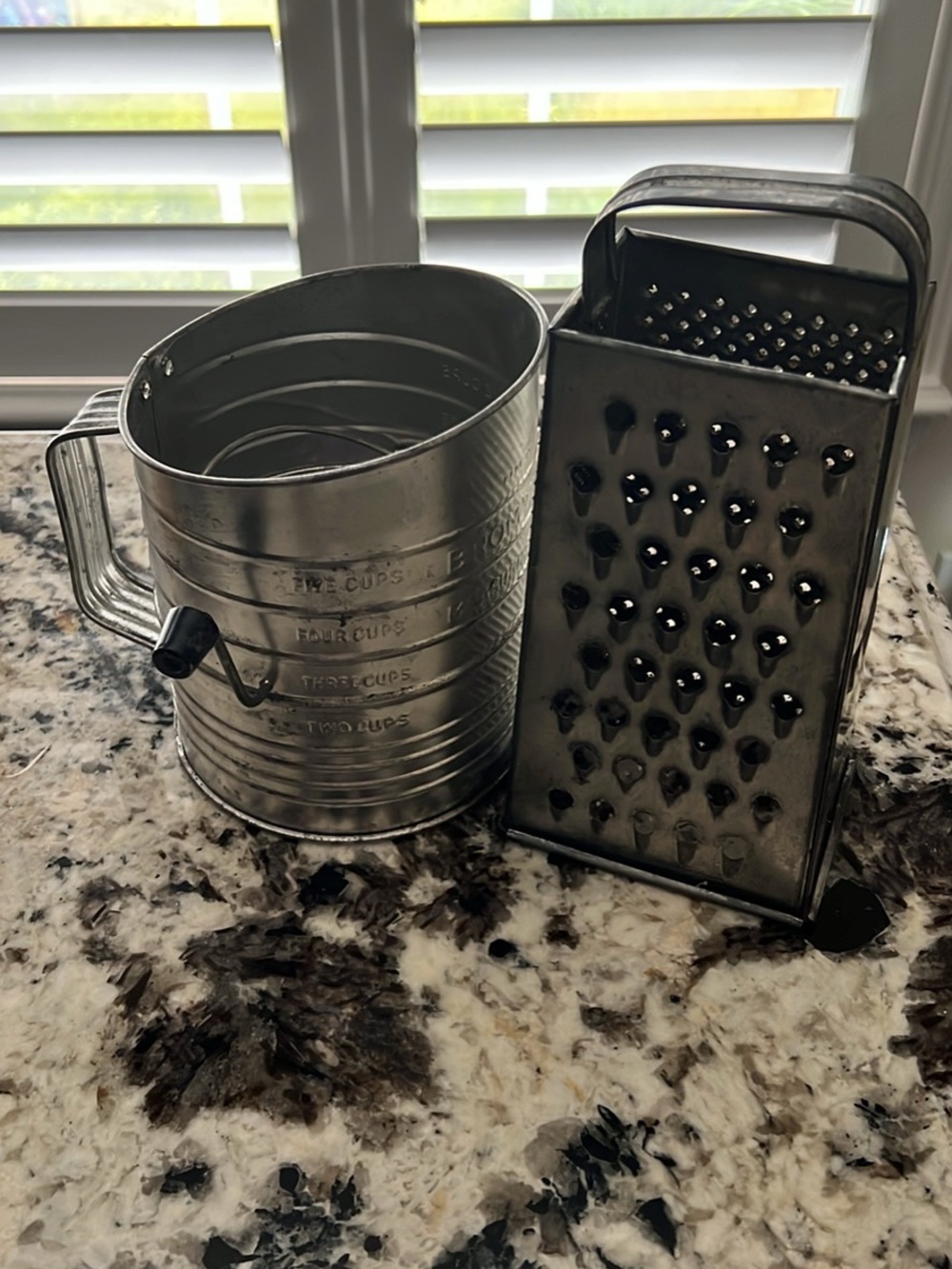 Stainless Steel Kitchen Sifter and Box Grater Set - Silver